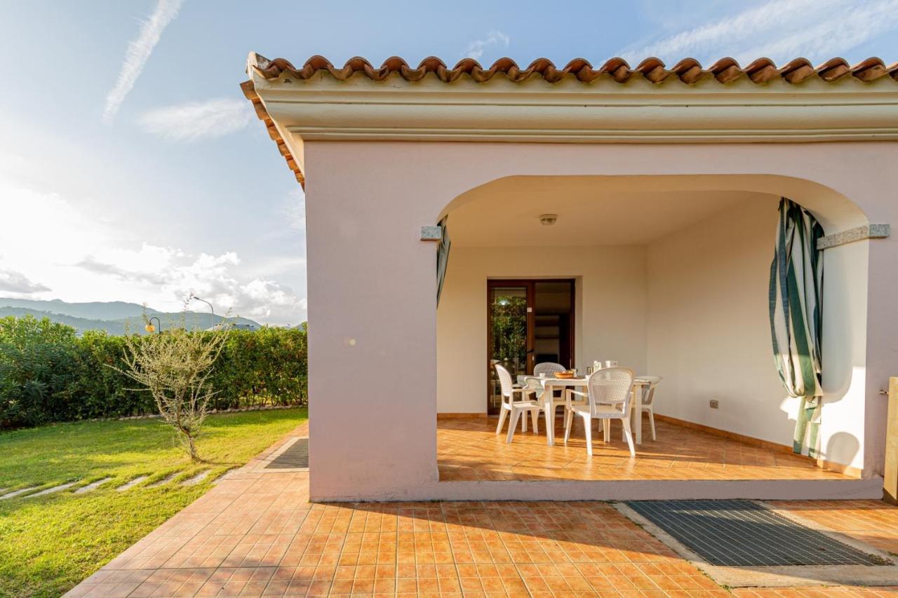 Appartamento Residenziale Trilocale 6 Posti Letto Via Sardegna San Teodoro San Teodoro  Exterior photo