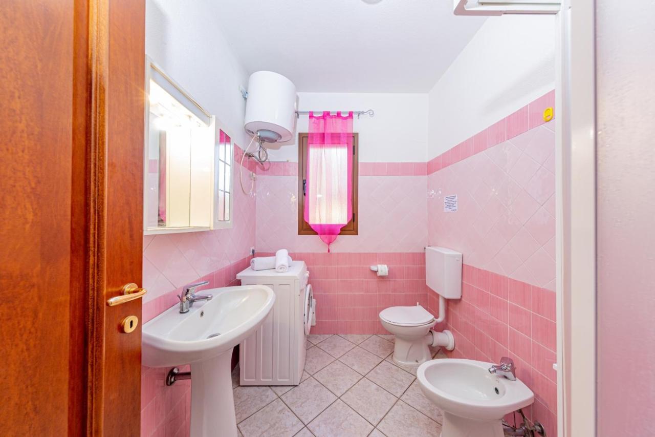 Appartamento Residenziale Trilocale 6 Posti Letto Via Sardegna San Teodoro San Teodoro  Exterior photo
